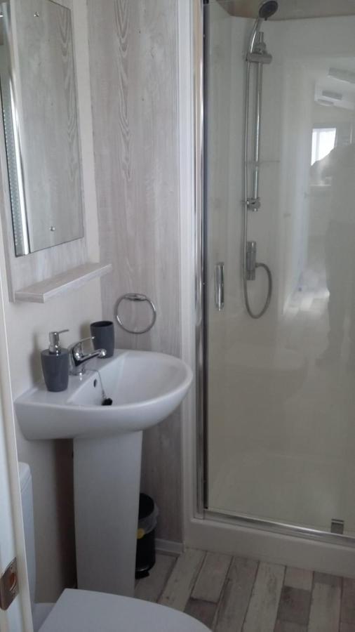 Kingdom Holiday Park - Parrot Millom Esterno foto