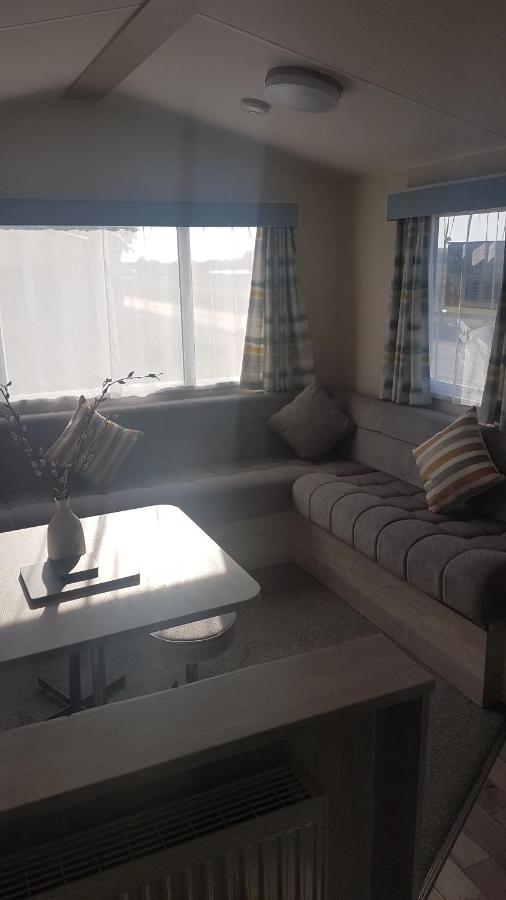 Kingdom Holiday Park - Parrot Millom Esterno foto