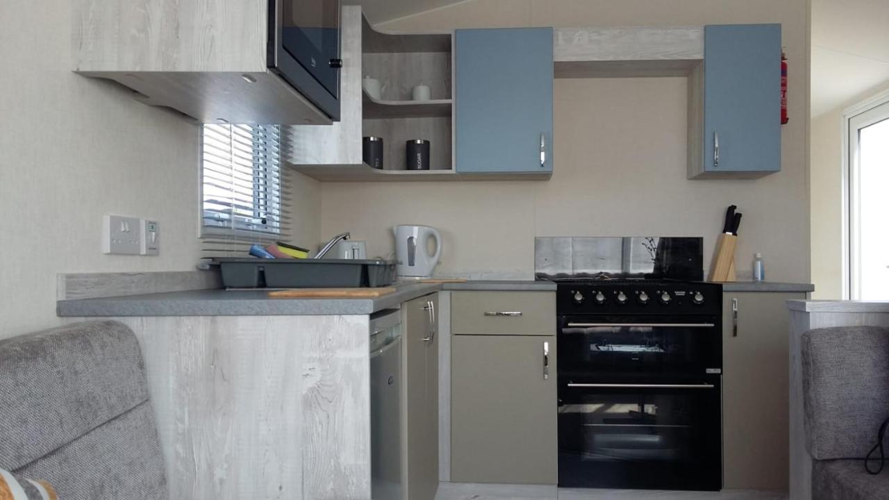 Kingdom Holiday Park - Parrot Millom Esterno foto