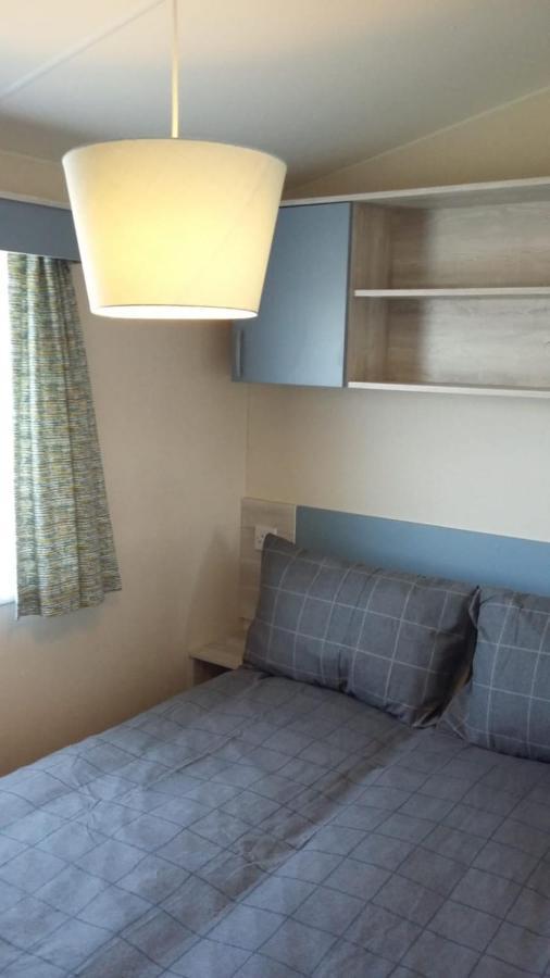 Kingdom Holiday Park - Parrot Millom Esterno foto