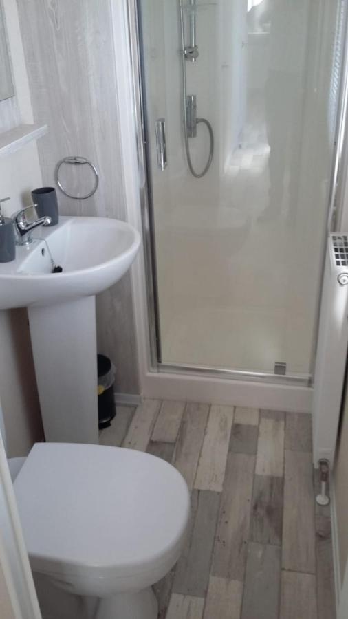 Kingdom Holiday Park - Parrot Millom Esterno foto